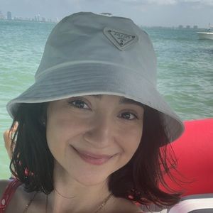 Meet your Posher, Caro